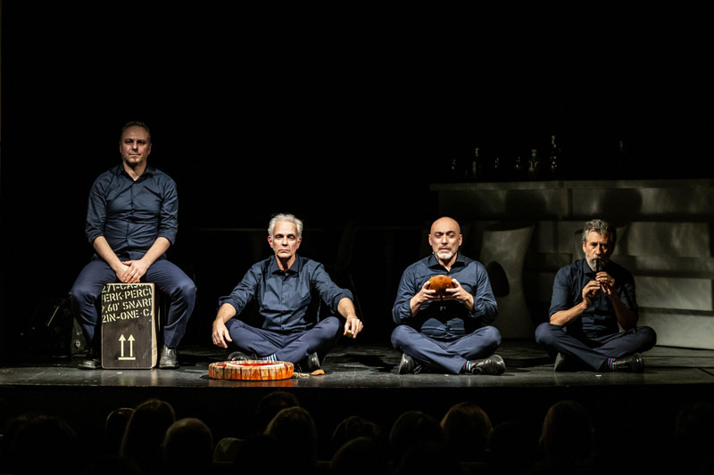 Il bar sotto il mare. Teatro Menotti Milano. Stagione 2024/2025