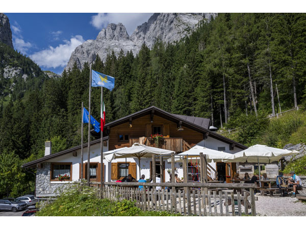 Rifugio Tolazzi Forni Avoltri ptfvg brollo 600x450