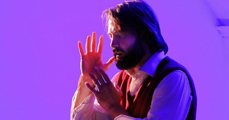 Il sentiero dei nidi di ragno. Teatro Franco Parenti Milano. Stagione 2024/2025