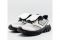 Pantofola d’Oro. Sneakerball Women’s Sneakers. Pelle glitter grigio chiaro in vitello. Suola vibram. Linguetta rovesciata Prezzo: euro 260,00.
