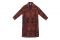 Mantero 1902. Uno spolverino dalle proporzioni morbide. Un capo passe-partout: perfetto ed elegante sopra un abito, pratico e colorato se abbinato ad un outfit più sportivo. Il modello best seller si declina per l'inverno nella versione foderata in raffinato crêpe di lana.