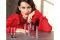 Deborah Milano ft. Paola Turani. Everyday Diva. Rossetto Fluid Velvet Mat. Rossetto liquido ad effetto mat. Colore intenso e coprente con tenuta fino a circa 18 ore. No transfer. Applicatore floccato. Dermatologicamente testato. Disponibile in 4 nuance: Antique Rose, Romantic Pink, Fire Red e Classy Mauve. Prezzo: euro 12,50. Mascara 24Ore Instant Maxi Volume. Ciglia più che triplicate. Texture ultra pigmentata e long lasting. Innovativa formula con leggerissime fibre dalla particolare forma cava, microsfere di silica e glycoproteine. Maxi applicatore in fibre morbide per rilasciare la quantità di prodotto perfetta. Oftalmologicamente testato e fragrance free. Prezzo: euro 14,00. Eyeliner 24Ore Waterprof. Applicatore in feltro ultra preciso, dal diametro di 0,2mm, rilascia un tratto fine dallo spessore modulabile. Il colore è intenso, a lunghissima tenuta fino a circa 20 ore. Water proof e no transfer. Texture liquida e asciugatura ultra rapida. Oftalmologicamente testato. Prezzo: euro 12,50.