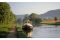 Boataround. Piattaforma online di noleggio di imbarcazioni fondata nel 2016 da Jana Escher and Pavel Pribis, ex manager di Booking.com. Con oltre 20.000 mezzi tra barche a vela, catamarani, yacht e caicchi può contare su più di 120.000 utenti in tutto il mondo ed è presente in oltre 1.300 destinazioni nel mondo.