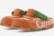 Crocs x Footlocker. Crocs All-Terrain Clog x Carrots. Ri-edizione delle classiche All Terrain Clogs con robusta suola con battistrada migliorato per una maggiore trazione e sostegno, tomaia in schiuma Croslite™ completamente modellata e colore arancione sgargiante. Realizzate in materiale termoplastico facile da pulire e veloce da asciugare, hanno una calzata confortevole grazie alle cinghie regolabili sul tallone. Personalizzabili con i ciondoli removibili Jibbitz, ispirati al mondo del giardinaggio. Prezzo: euro 59,90.