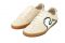 Evolo e MaiMai. Collezione Acanto. Sneakers realizzata interamente con materiali ecosostenibili. La tomaia, con il particolare laterale delle foglie di Acanto, è realizzata con Evolo. Le fodere interne, le stringhe, il sottopiede e i rinforzi sono in pelle in fibra di cuoio riciclato, lattice e cotone naturali, fibre e tele vegane naturali. La suola, in LACTAE HEVEA®, deriva dalla lavorazione del latte di hevea, raccolto nelle piantagioni tropicali costantemente rinnovate e ben gestite favorendo la crescita dell’albero stesso.  Suola in lattice naturale. Colore: ecrù. Prezzo: euro 229,00.