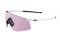 KOO Eyewear. Occhiali, modello NOVA. Aste estremamente sottili e flessibili e i terminali in gomma morbida e aderente permettono all’occhiale di mantenere la posizione anche per diverse ore. Il nasello in gomma presenta fori di ventilazione grazie ai quali risulta più leggero, creando meno problemi di sudorazione e risultando più traspirante. La lente è stata sottoposta al trattamento con tecnologia idrofobica e antigraffio, che permette il rapido scorrimento delle particelle d’acqua, ideale quando si viene sorpresi dalla pioggia. Oltre alle cinque versioni con lente specchiata Multilayer Uniforme di categoria 2 e 3, la variante con lente Pink Photochromic, (nell’immagine) è ideale per adattarsi a diverse condizioni di luminosità, passando dalla categoria 1 alla 3 in tempi estremamente rapidi. Nella variante White/Photochromic Pink il costo è di euro 210,00.