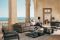 Natuzzi Italia. Divano Fidelio. Design architetti Manzoni e Tapinassi. La struttura in metallo ne esalta il design. I braccioli sono impreziositi da cuciture 