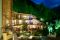 feldmilla.designhotel. Notturna della struttura avvolta dalla Valle Aurina, bellissima da vivere sia in estate che in inverno.