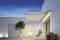 Pratic. Per una suggestiva illuminazione dell’area sottostante la tenda da sole “T-Hide” è dotata di strip LED con luce dimmerabile. Un’altra importante novità che risponde all'esigenza di avere punti luce sotto la tenda evitando l’utilizzo di altre apparecchiature.