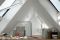 Velux. La nuova finestra White Painted. La finitura, ancora più bianca, rende lo spazio abitativo più luminoso, moderno e adatto a tutti gli ambienti. La finestra da tetto ha una vasta gamma di dimensioni e caratteristiche. Tutti i componenti sono verniciati prima del montaggio e il legno è certificato. La vernice ad acqua, consente al legno di respirare e di mantenerne la naturale consistenza. Inoltre è resistente ai raggi UV.