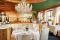 Hotel Quelle Nature Spa Resort. Il Ristorante. Ricche colazioni, pranzi tradizionali e la giornata si conclude con cene di cinque/sei portate per tutte le esigenze. Il sommelier Akos è a disposizione per suggerire il vino perfetto.