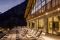 Grand Hotel Courmayeur Mont Blanc. Esterni della struttura poco distante dal centro pedonale del paese.