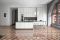 Bisazza. Design, Bisazza Design Studio. Appia, decoro policromo in marmo ottenuto con l’accostamento di due elementi a forma di spina destra e spina sinistra. Disponibile in due varianti colore: Appia Corallo, nella foto, realizzata in Bianco Carrara e Rosso Alicante e Appia Nero, realizzato in marmo Bianco Carrara e Nero Marquinia.
