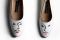 Mario Valentino. Karl Lagerfeld per Mario Valentino, scarpe “Visage” della collezione Primavera/Estate 1982. Immagine tratta dal libro “Mario Valentino -
Una storia tra moda, design e arte”  di Ornella Cirillo, Edizioni Skira.