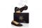 Charlotte Olympia. Set Nat Cap composto da slippers in satin, mascherina per gli occhi e un borsello di dimensioni perfette per un viaggio o per coccolarsi a casa.