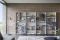 Lago. FortyFive, design Daniele Lago, formato da elementi modulari si presta a tutte le aree della casa diventando una libreria piccola e grande, può anche ospitare il televisore, diventare madia, comò e molto altro, tenendo sempre vivo nel suo design l’incastro a 45°, con filigrana di alluminio, da cui ha preso il suo nome. Tutti i vani creati dalla sua struttura innovativa possono avere ante con vari tipi di apertura, cassetti o cestoni con vari materiali.