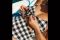 & Other Stories. “Gingham Cutout Halter Swimsuit” è il costume intero con stampa a scacchi e taglio centrato sotto il busto decorato con un nodo che ricorda quello di una cravatta.