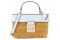 Michael Kors. Si chiama “Gabriella” la borsa a mano con forma a cestino in paglia intrecciata e pelle bianca con pratica chiusura a chiave.