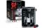 Lui L’Espresso. Nel Kit regalo Cubo: una macchina da caffè Cubo con 60 capsule di 6 gusti diversi per concedersi o offrire il caffè giusto al momento giusto: Classico, Intenso, Forte, Deca, Vellutato, Panama. Cubo, disponibile nelle varianti di colore bianco e nero, è dotata anche di un beccuccio a vapore per preparare deliziosi cappuccini.