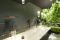 Flos. Non poteva mancare, tra i designer del brand Flos, Philippe Starck con la sua “In Vitro”. Una collezione per l’outdoor nelle versioni a sospensione, da terra, da soffitto, da parete e portabile con una presa in gomma. Tante e interessanti le sperimentazioni sulle nuove forme della luce nate della collaborazione tra l’azienda e un parterre di firme internazionali: Michael Anastassiades, Ronan e Erwan Bouroullec, Formafantasma, Nendo, Piero Lissoni, Patricia Urquiola.