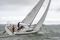 Bénéteau. Oceanis 30.1. Carena firmata da Finot-Conq e Associati e interni dallo studio milanese Nauta Design. La carena a spigolo e le raffinate proporzioni tra bordo e tuga regalano all’imbarcazione l’aspetto di un piccolo yacht.