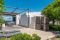 Italy Sotheby’s International Realty. Capri. Al piano inferiore si trova un terrazzo a livello. Questa è l’area pranzo con annessa cucina all’aperto.