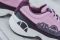Ellesse. Sparta la sneaker per le giovanissime ideale per il tempo libero. Maxi suola in gomma ammortizzata e zigrinata antiscivolo. Il modello è stringato e la tomaia in vera pelle. Prezzo: euro 106,99.