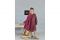 Giro Quadro. Abito in viscosa e cotone di colore bordeaux, dal volume ampio e asimmetrico sul fondo. Prezzo: euro 90,00. Cappotto in misto lana effetto alpaca con manica a campana. Prezzo: euro 134,00.