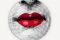 Fornasetti. Questo vassoio di forma rotonda è l'espressione ideale della filosofia e dello stile Fornasetti: la sua circonferenza incornicia armoniosamente un dettaglio del viso di Lina Cavalieri.