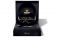 Guerlain. Kintsugi Orchidée Impériale Black Edition. Ogni vaso è realizzato interamente a mano e impreziosito con oro 24 carati con un tempo di lavorazione di circa un mese da parte di 50 artigiani. Vaso da 50 ml. Prezzo: euro 1.465,00.