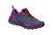 Salewa. Dropline. Scarpa tecnica da speed hiking ideale per tutta la varietà di terreni alpini. Suola Pomoca® Dropline, realizzata in mescola butilica Pomoca® Super Tractor, e disegnata attorno alla caratteristica traccia a forma di esse che il centro di pressione del piede descrive a terra durante la rullata. La suola lavora in sinergia con una generosa intersuola ammortizzante in schiuma ad alta elasticità, con uno spessore al tallone del 50-60% superiore rispetto agli altri modelli da speed hiking della collezione. Sistema Salewa 3F System e gabbia Exa-Shell della tomaia, per garantire stabilità al piede all’interno della scarpa, soprattutto negli appoggi laterali e sui terreni irregolari. Ghetta protettiva elasticizzata sotto le stringhe per evitare l’ingresso di sassi e detriti, protezione in gomma della punta, e versione con fodera impermeabile e traspirante Gore-Tex per le situazioni di bagnato. Disponibile con e senza fodera Gore-Tex® Extended Comfort, sia nella versione da uomo sia nella versione da donna. Dropline, prezzo: euro 155,00. Dropline GTX, nell’immagine, prezzo: euro 180,00.