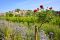 Agriturismo Corte Lantieri. I vigneti si collocano nei comuni di Capriolo e Adro nella località di Colzano. La struttura silicio argillosa e calcare di questi terreni li rende particolarmente adatti alla coltura della vite, in particolare dello Chardonnay, vitigno dominante.