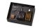 Locherber® Milano. Gift Box Habana Tobacco. All’interno una ricarica da 500ml. di profumo, un flacone in vetro fumé verniciato a mano con il tappo T2 in pregiato noce canaletto, bacchette in fibra nere e un imbuto. Prezzo: euro 72,00.