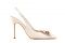 Mario Valentino. Slingback in vitello powder con dettaglio fiocco ruches in suède ton sur ton. Punta sfilata e tacco stiletto 95mm. Cinturino regolabile. Prezzo: su richiesta.