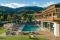 Green Lake Hotel Weiher, si trova a Falzes in Val Pusteria, Trentino Alto Adige su un altopiano sul versante alpino meridionale, circondato da boschi e prati.