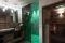 Green Lake Hotel Weiher. Ancora la sala da bagno della Suite Lake, con cabina a infrarossi e doccia provvista di cromoterapia.