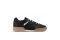 Ellesse. Le sneakers modello Piacentino 2.0. sono una rivisitazione moderna dello stile anni ’80. La silhouette è classica, la pelle è pulita e traforata. (Euro 70,00).