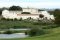 I Monasteri Golf Resort. Veduta esterna della struttura.