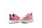 Munich X. La sneaker “Wave Pop” in gomma trasparente con tonalità bianche e rosa flou. La suola, alta e bianca, disegna un’onda. Misure dal 36 al 41. Collezione Primavera-Estate 2020. Prezzo euro 129,00.