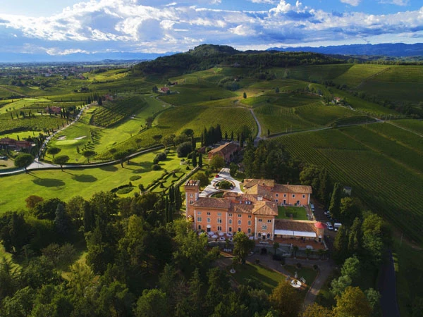 Castello di Spessa Golf Wine Resort e SPA Veduta aerea foto Fabio Pappalettera 1